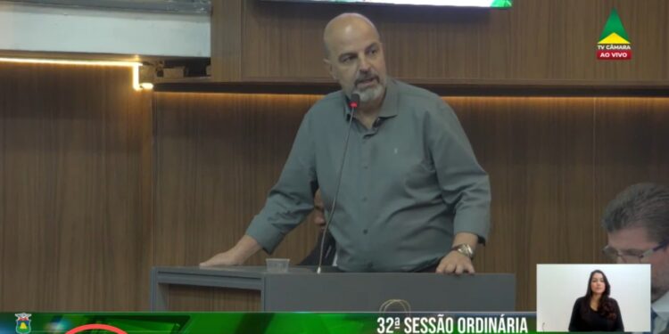 Ex-secretário acusa gestão de 'pedalada' fiscal de mais de R$ 100 milhões na Educação de Cuiabá